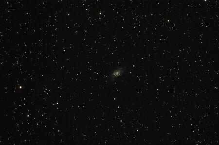 NGC2403, 2016-3-3, 27x200sec,  APO100Q, QHY8.jpg
